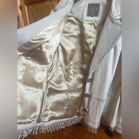 Double D Ranch Coat - Picture 7 of 12